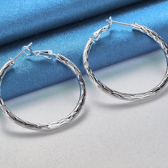 Beautiful .925 Sterling Silver 40mm Wave Stripes Round Hoop Earrings - Picture 5 of 6